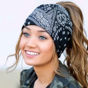 Black Paisley Convertible Ponytail Beanie